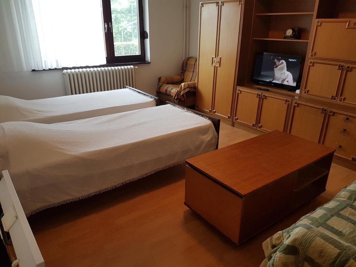 Dass Apartmani Banja Luka Esterno foto